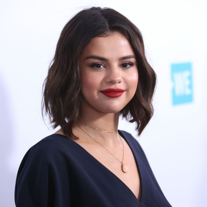 Selena Gomez surpreendeu os fãs ao mostrar o cabelo com a nuca raspada no Instagram