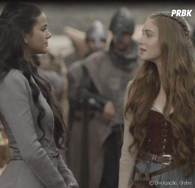Catarina (Bruna Marquezine) cria boato de que Amália (Marina Ruy Barbosa) é bruxa em "Deus Salve o Rei" e ela descobre!