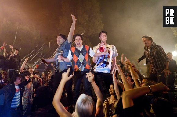 Cena do filme "The Project X", onde os adolescentes se acabam em uma festa estrondosa