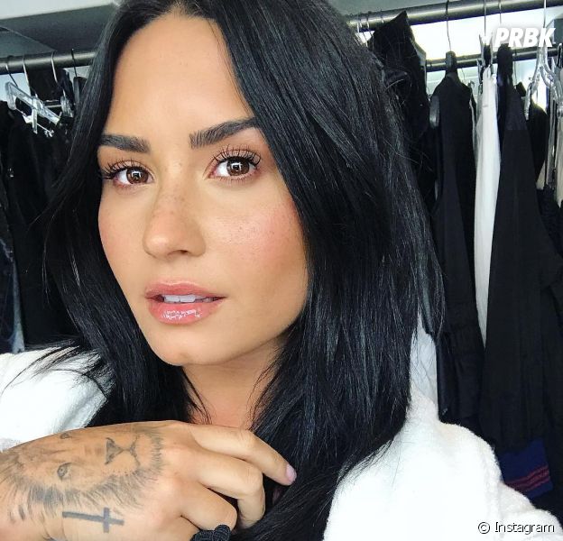 Demi Lovato segue internada em um hospital em Los Angeles, diz TMZ