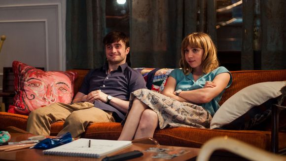 Daniel Radcliffe e Zoe Kazan falam sobre o filme "Será Que?" em vídeo exclusivo