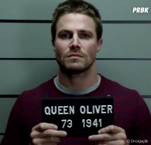 Em "Arrow", Oliver (Stephen Amell) está preso há cinco meses!