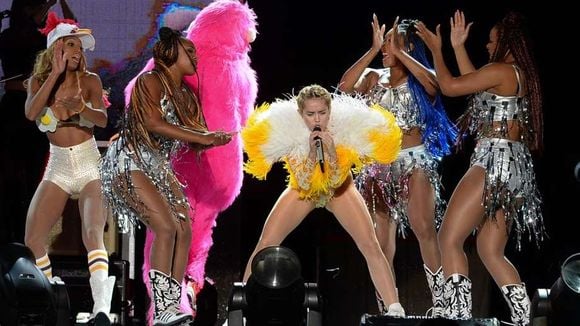 Miley Cyrus agita São Paulo com show avassalador na Arena Anhembi!