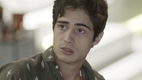 Valentim descobre a verdade sobre o passado de Karola em "Segundo Sol" e fica chocado!