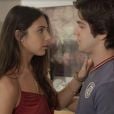 Em "Malhação", Pérola (Rayssa Bratillieri) perde a memória e acredita que ainda namora Alex (Daniel Rangel)