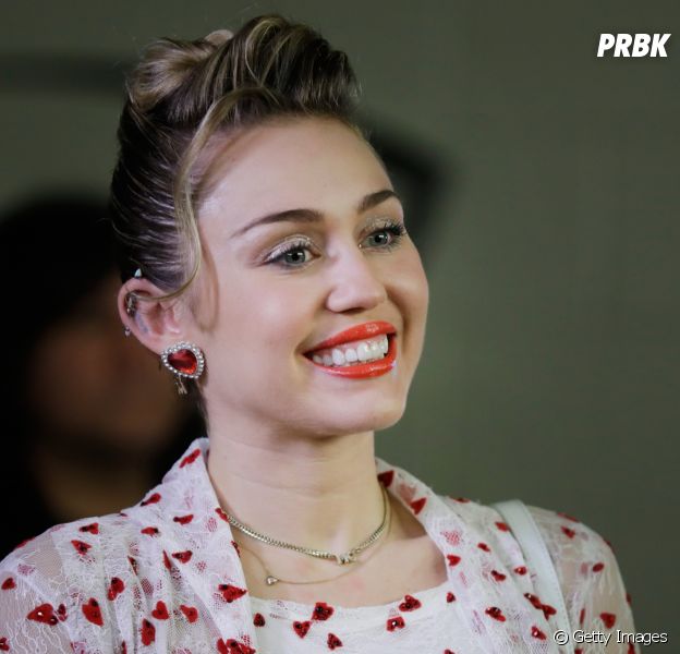 Nova música de Miley Cyrus se chama "Bad Karma"