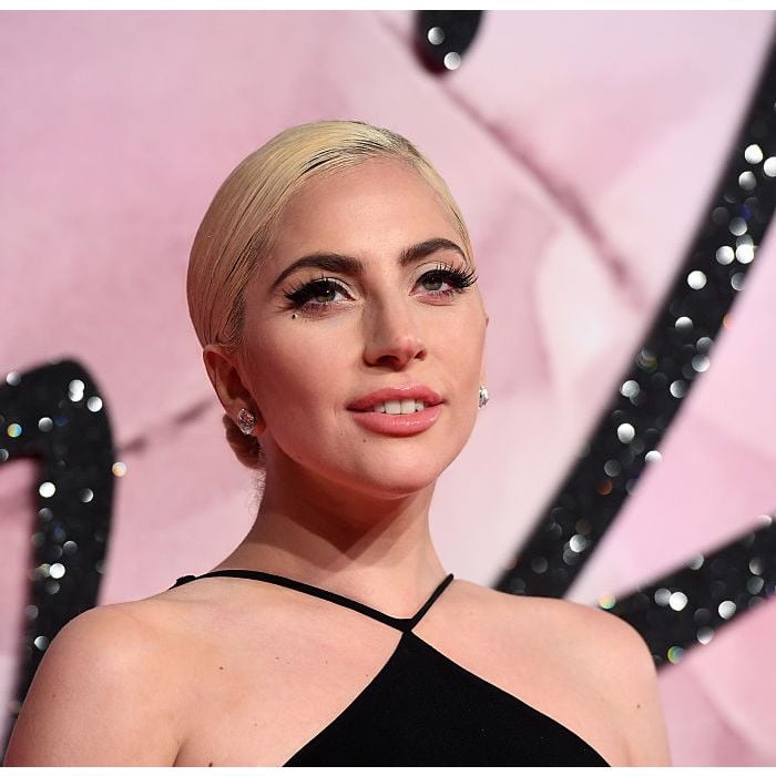 Lady Gaga pede desculpas por &quot;Do What U Want&quot; e promete nunca mais trabalhar com R. Kelly