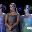  Em "Pretty Little Liars", Alison (Sasha Pieterse) faz entrada triunfal no baile 