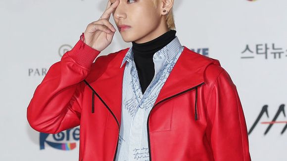 Kim Tayehyung, o V do BTS, lançou música nova e a galera do Twitter está pirando!