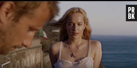 Dakota Johnson, de "Cinquenta Tons", diz que não entende seu próprio corpo durante o ciclo menstrual