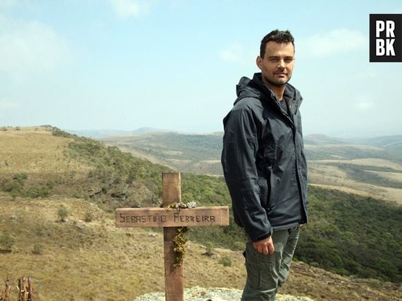 Maurílio (Carmo Dalla Vecchia) deixa recado no Monte Roraima para José Alfredo (Alexandre Nero) em "Império"