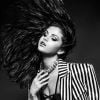 Selena Gomez joga o cabelo ao vento nas novas fotos publicadas em seu Instagram