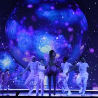 A nova era está lançada! Ariana Grande lança a "sweetener world tour" e a gente conta tudo pra vocês