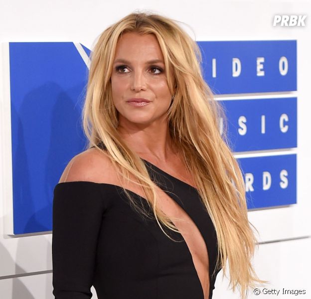 Britney Spears se interna em clínica psiquiátrica