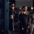 Em "Arrow": Sara Lance (Caity Lotz), Laurel (Katie Cassidy Rodgers), Dinah (Juliana Harkavy) e Felicity (Emily Bett Rickards) estão reunidas em novas fotos