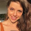 Agatha Moreira está com o cabelo curtinho para viver personagem em nova novela das 21h