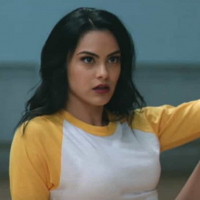 A Camila Mendes não está mais com o visual da Veronica Lodge de "Riverdale"!