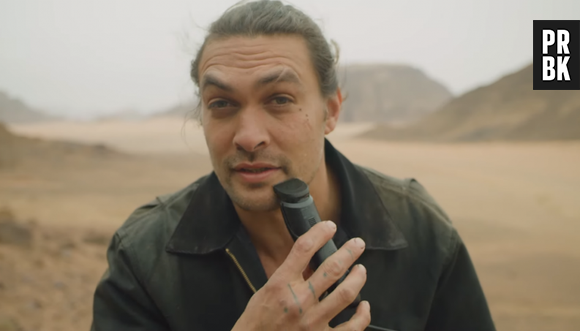 Jason Momoa ficou irreconhecível após raspar completamente a barba