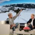 Zac Efron viu estátua de cera pela primeira vez com a Ellen DeGeneres