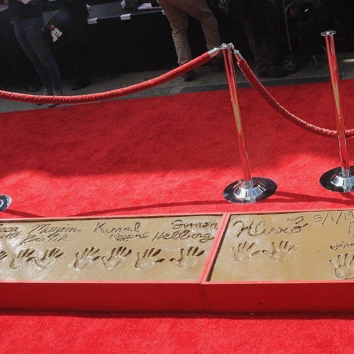 Elenco de &quot;The Big Bang Theory&quot; tem nomes incluídos na Calçada da Fama