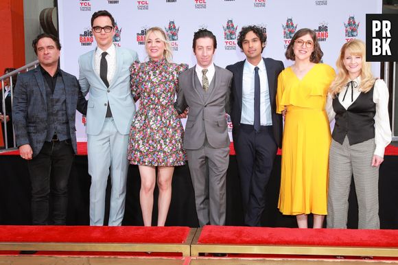 Atores de "The Big Bang Theory" participam de evento de inclusão na Calçada da Fama