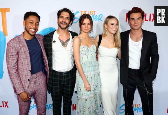 "Nosso Último Verão" traz KJ Apa e Maia Mitchell como casal protagonista