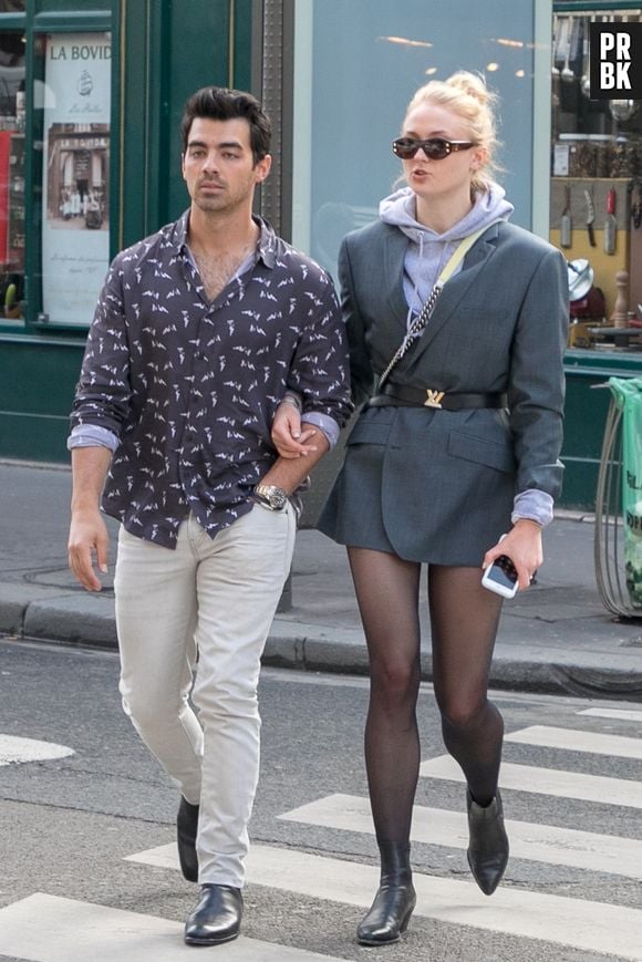 Olhem como o casal Sophie Turner e Joe Jonas fica agarradinho