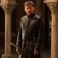 Em "Game of Thrones": depois do copo da Starbucks, Jaime Lannister (Nikolaj Coster Waldau) aparece com a mão direita inteira