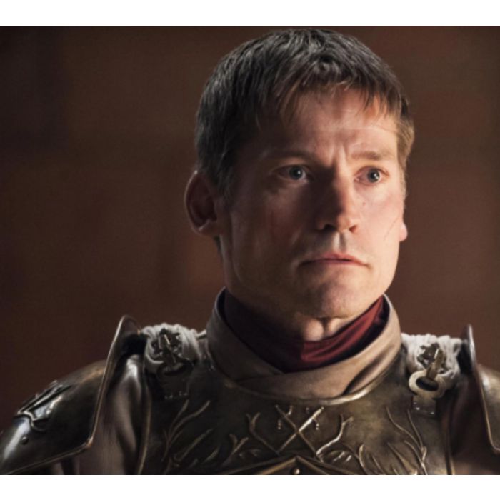 Em &quot;Game of Thrones&quot;: Jaime Lannister (Nikolaj Coster Waldau) aparece com a mão direita inteirinha na 5ª temporada, mesmo depois dela ter sido decepada