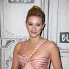 Lili Reinhart, de "Riverdale", criticou fãs de "Game of Thrones" após abaixo-assinado