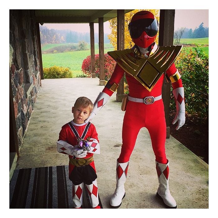  Justin Bieber se vestiu como Power Ranger no Dia das Bruxas americano 