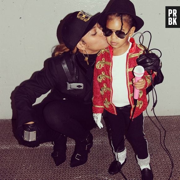 Beyoncé se vestiu de Janet Jackson e sua filha Blue Ivy foi a responsável por interpretar seu Michael Jackson. Fofas!