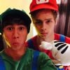 Calum Hood e Luke Hemmings, da banda 5 Seconds Of Summer, resolveram ser os Mario e Luigi mais fofos da face da terra