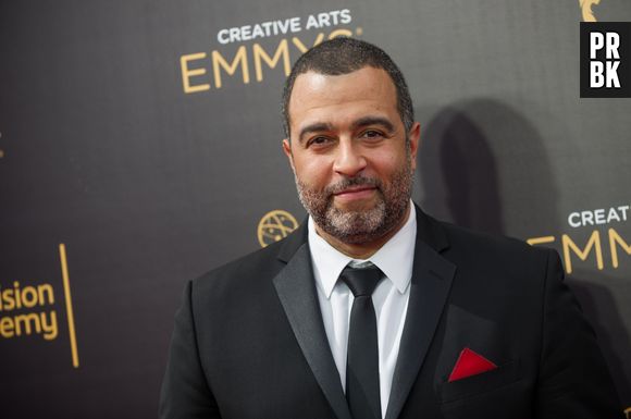 O narrador de "Jane the Virgin", um dos personagens mais hilários da série, é vivido por Anthony Mendez