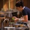 Após mandar mal em receita, Juliana é eliminada do "MasterChef Brasil"