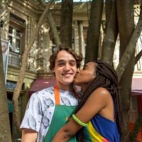 É hoje! A internet está muito ansiosa pelo primeiro beijo de Jaque e Thiago em "Malhação"