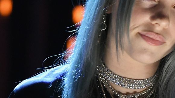 A Billie Eilish está revoltadíssima por ter sido retratada nua como um robô em uma capa de revista