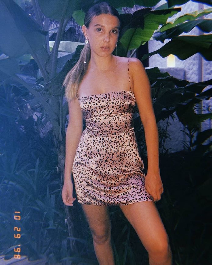vestido de simaria causa polemica