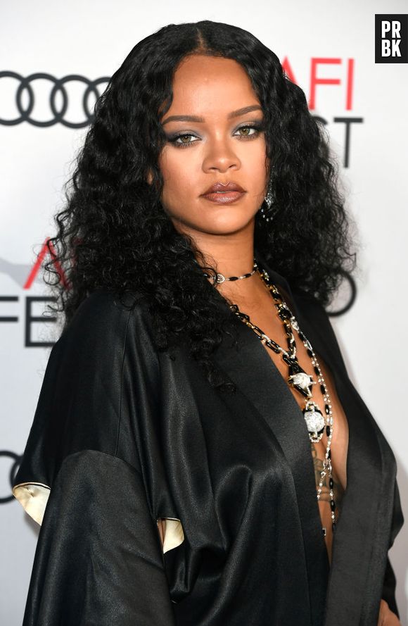 Women in Music: mesmo com os anos de carreira e muitos hits, Rihanna nunca foi eleita "Mulher do Ano" pela Billboard