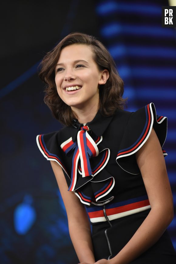 Millie Bobby Brown tem 15 anos e disse que trocam mensagens e recebe conselhos de Drake