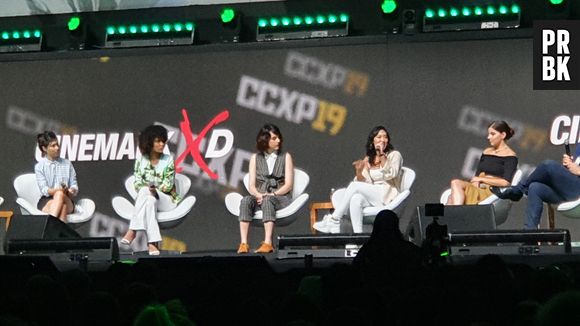 Em painel da CCXP 2019, elenco de "As Five" fala sobre o que esperar da série