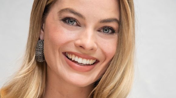 Apesar do sucesso de Arlequina, Margot Robbie diz que não entende porque admiram tanto a personagem