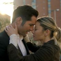 Parece que terá casamento em "Lucifer", com presença de Deus e tudo!