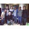 Sam Alves e sua equipe reunidos nos bastidores da gravação do seu próximo álbum