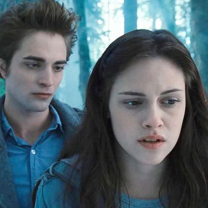 &quot;Crepúsculo&quot; foi lançado em 2008 e mostra o início da história de amor entre Bella (Kristen Stewart) e Edward (Robert Pattinson)