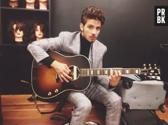 O quanto você sabe sobre o Chay Suede? Faça o teste e descubra