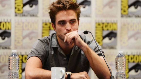 Robert Pattinson vai ficar perdido na selva amazônica no filme "The Lost City of Z"!