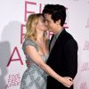 Cole Sprouse se pronuncia sobre fim do namoro com Lili Reinhart