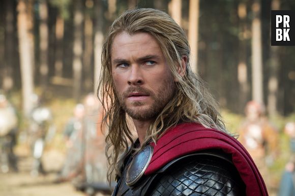 E que tal o Ano Novo vendo outros mundos ao lado do Thor (Chris Hemsworth)?