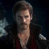 O Hook (Colin O'Donoghue) te protegerá dos tarados no Ano Novo